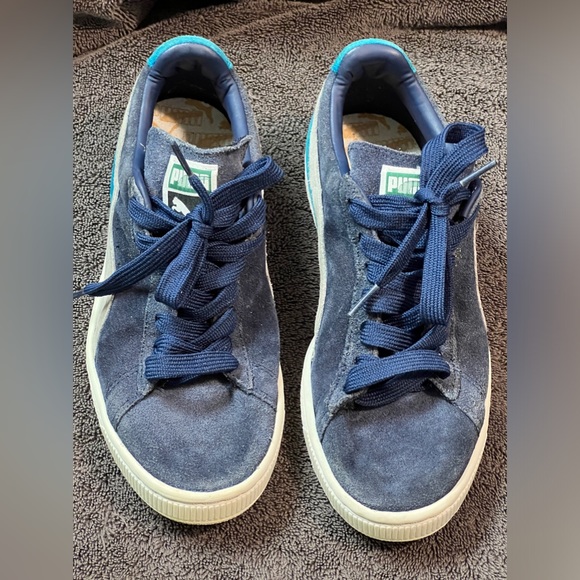 Men’s 6.5, women’s size 8. Puma Blue suede! - Picture 3 of 5